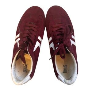 Everlast Burgundy and White Women's Retro Sneakers size 6